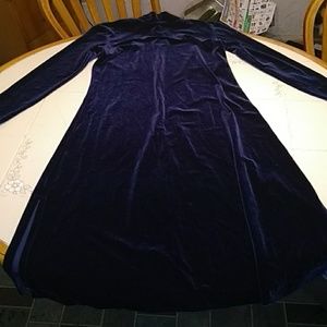 Long Blue velvet dress size 8 by Maggy London 25